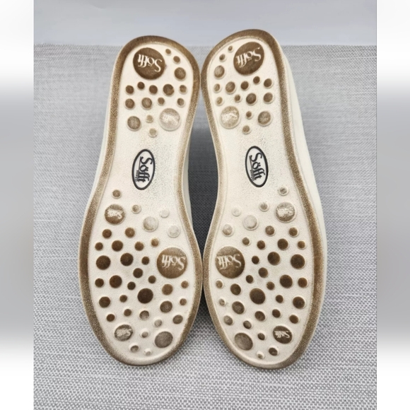 Sofft Size 6 M Gray Suede Ankle Bootie Arch Support High Top Comfort Pull On - Picture 9 of 13